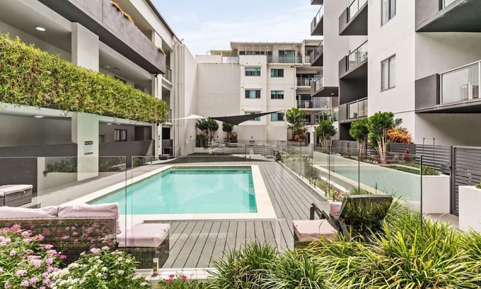 Kelvin Grove Wohnung | Chic Modern Retreat: 1BR Apt w/ pool@Kelvin Grove