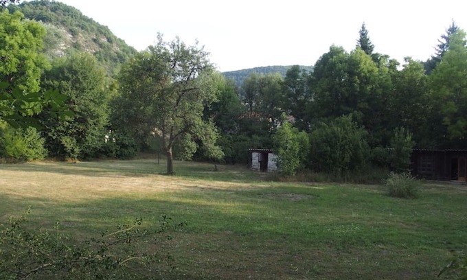 Montjay Haus | Holiday Home 'Gite Aoura - Baronnies Provençales' with Mountain View, Private Terrace and Wi-Fi