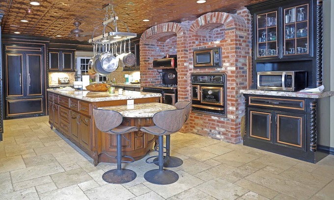 Skiatook Haus | Skyview Tulsa Luxury Venue sleeps 25+