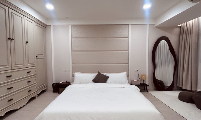 Zhongshan Eigentumswohnung | 2 mins walk to the MRT! Family-sized condo with reading area, 8 min night market