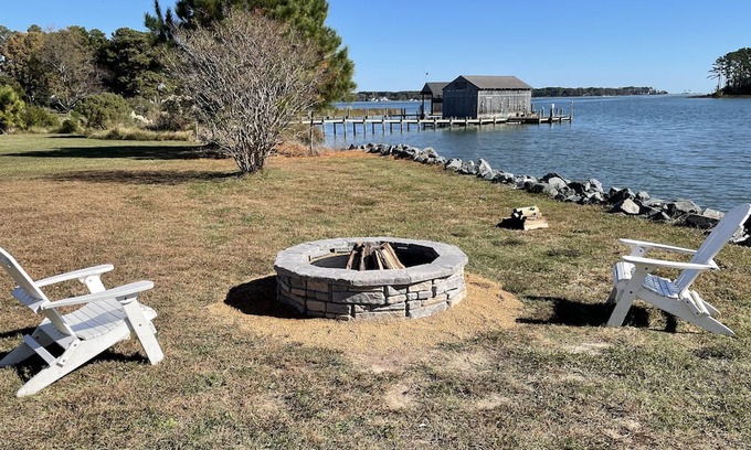 Grimstead Haus | The Big Boathouse on a Point- Quick access to Chesapeake Bay; Kayakers love it.