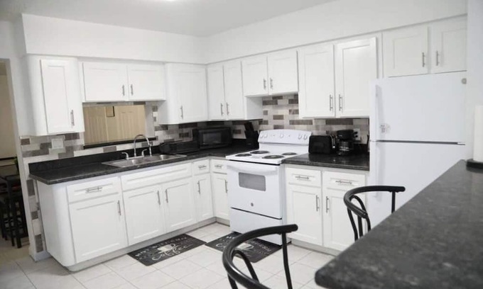 Bahama Reef Haus | Spacious 3 Bed -Central location