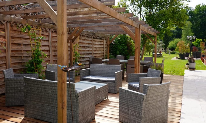 Gauriaguet Haus | Guest House 'Chambre D'hôtes Emeraude' with Shared Pool, Wi-Fi and Air Conditioning