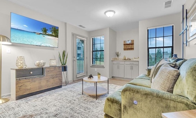 Sherwood Park Wohnung | Modern 1 br/58’ tv/ fast wifi and