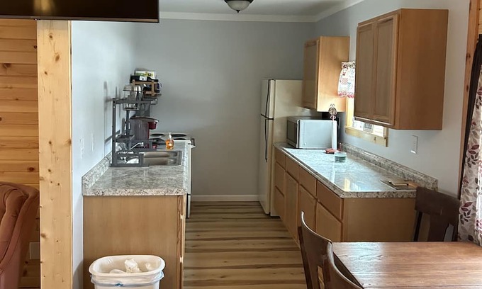 Alton Haus | Newly built getaway in a small country town