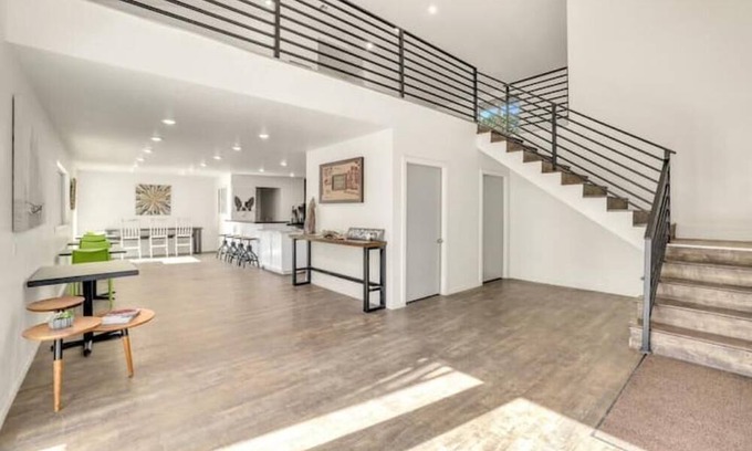 Winslow Haus | Bigfoot Hideout - Sasquatch #5