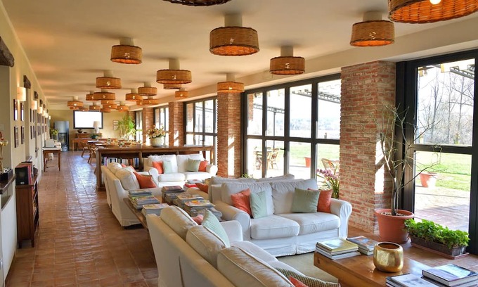 Gazzola Sonstige | Accommodations within a farmhouse with riding stables between the forest and the river