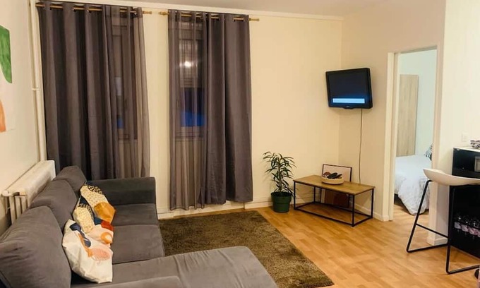 Faubourg de l'Arche Wohnung | Appartement Calme et Chaleureux Proche de Paris