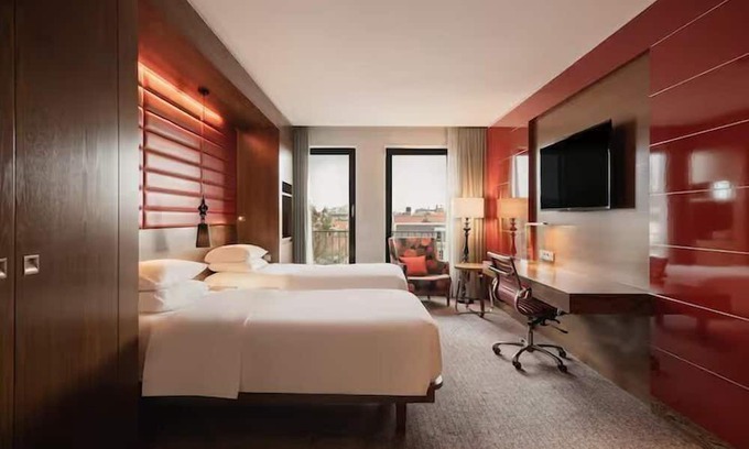 The Hague Center Haus | Experience Comfort, and Discover Joy! 2 Relaxing Units, Pets Allowed!