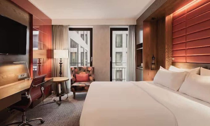 The Hague Center Haus | Where Every Stay is An Experience! 3 Spacious Units, Pet-friendly Property!