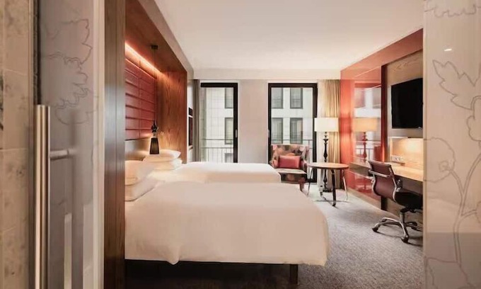 The Hague Center Haus | Welcome to Your Den Haag Hideaway! 3 Spacious Units, Pet-friendly!
