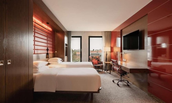 The Hague Center Haus | Stay, Explore, and Unwind in Den Haag's Heart! 3 Relaxing Units, Pets Allowed!