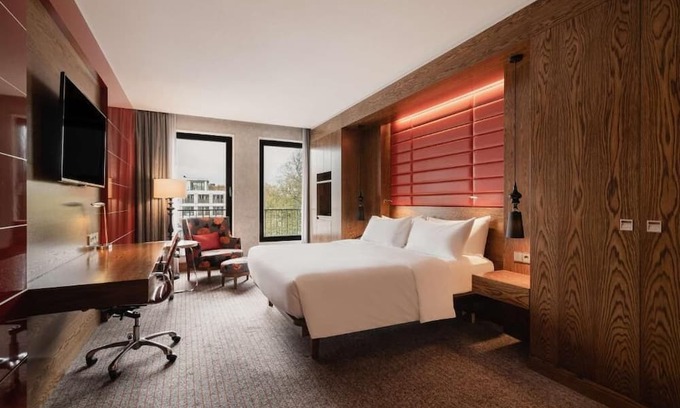 The Hague Center Haus | Make Memories in Den Haag! 3 Relaxing Units, Pets Allowed!
