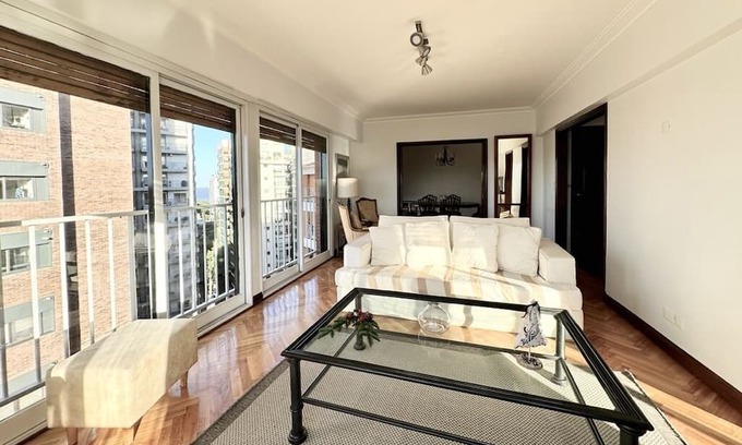Olivos Wohnung | Very bright, spacious apt on the tenth floor, quiet, sunny and 4B 3.5B in Olivos