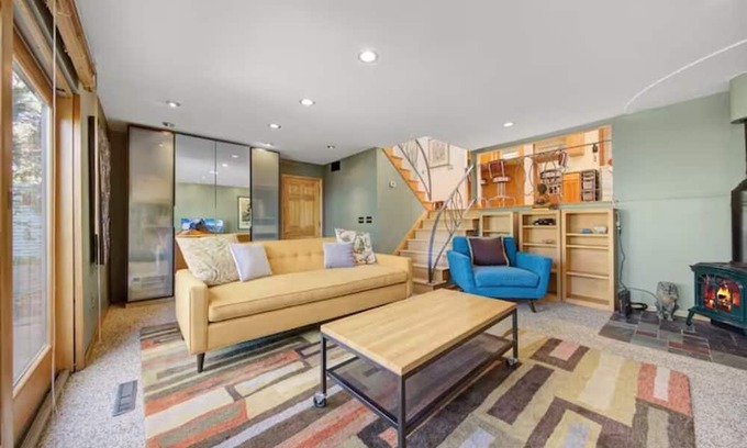 Cedar-Isles-Dean Haus | Uptown mpls 4-bedroom house near lakes and downtown mpls!