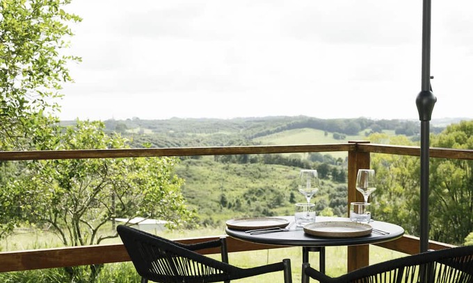 Clunes Hütte | The Honey Barn. Wabi-Sabi Cottage with Byron Hinterland view.