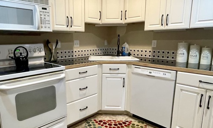 Mead Wohnung | Cozy 2-bedroom apartment in beautiful Mead with WiFi, AC