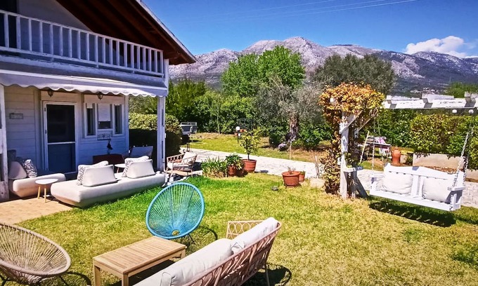 Eretria Sonstige | Farmhouse with pool minutes from the beach