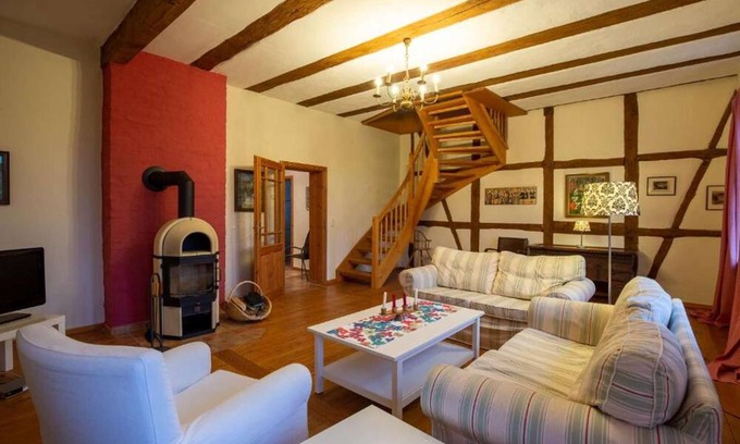 Borrentin Wohnung | Altes Pastorat: Wohnung mit Kamin und Großem Garten