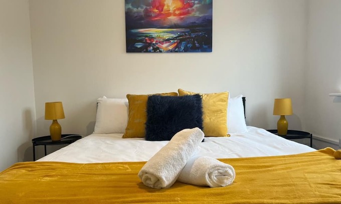 Pontprennau Haus | Village House in St Mellons - Close to A48 and M4 Motorway