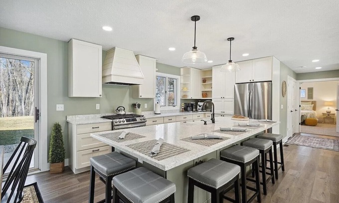 Mishawaka Haus | Tulip Tree is a Short Drive from Notre Dame Campus. 4 bedroom 3 bath home.