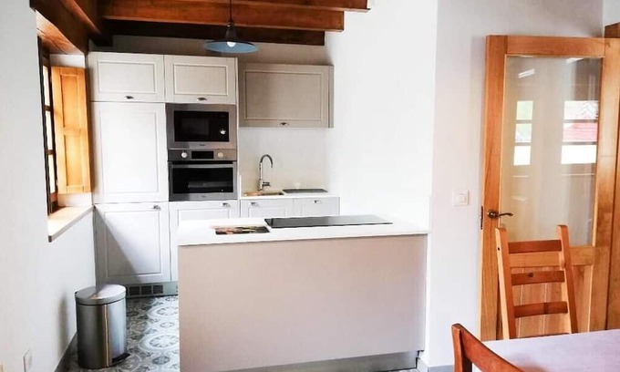 Bobia de Abajo Haus | Holiday Home 'La Corte Del Rondiellu 2' with Mountain View, Private Terrace and Wi-Fi