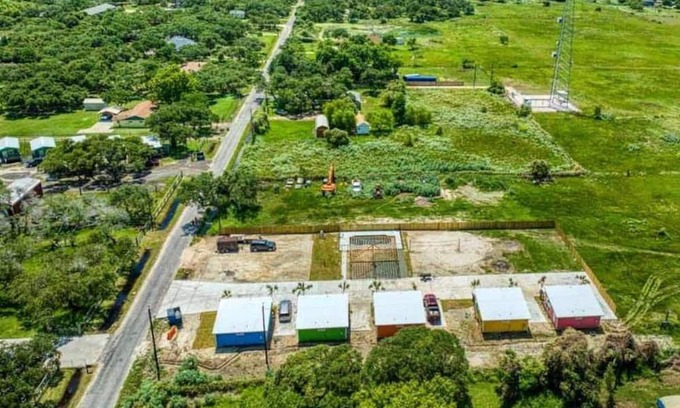 Aransas Pass Kabine | Escape to our cozy 2 bedroom cabin in Aransas Pass, perfect for up to 6