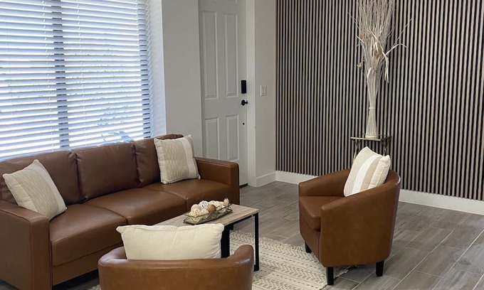 Las Campanas Wohnung | Cozy studio near plaza and golf course. Pet friendly