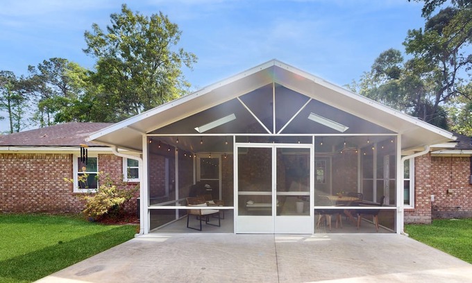 Isle of Hope Historic District Haus | Updated dog-friendly home with screened porch, children's items, & pellet grill