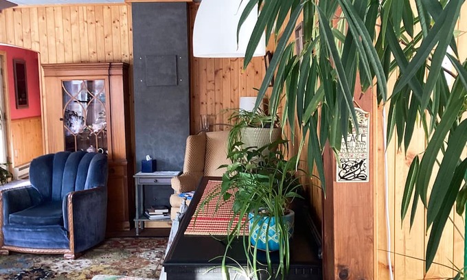 Laurium Haus | New listing! Lake view home available for MTU graduation weekend.