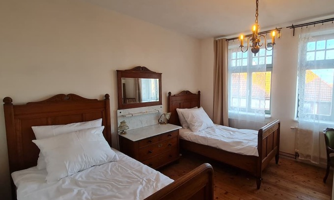 Hoym Wohnung | Genießen Sie Ihren Familienurlaub in Historischem Ambiente im Badehaus Hoym