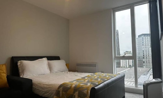 Rusholme Haus | heart of Manchester close to city centre great transport links