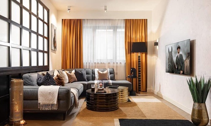 Bucharest City-Centre Wohnung | Qult Peaky Blinders