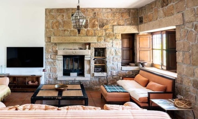 Robledo de Chavela Haus | Villa with mountain views and pool