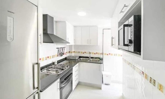 Castello de la Plana Wohnung | Elegant 4 beds near train station upto 6 Pax