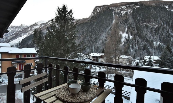 Campodolcino Wohnung | Beautiful apartment for 6 guests with WIFI, TV, balcony and parking