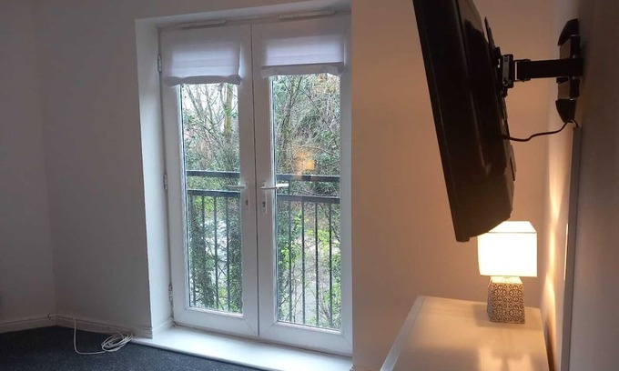 Basildon Wohnung | Cosy Large 1 Bedroom, En suite & Kitchen with Parking in Basildon