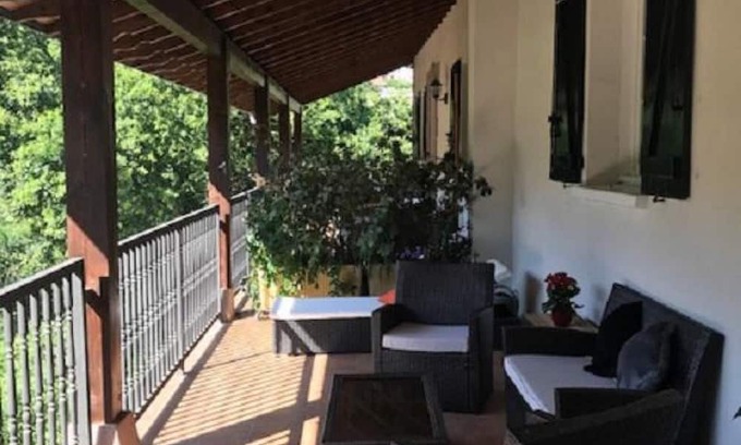 Navarra Pyrenees Wohnung | Apartment 'Etxezurialde I' with Mountain View, Private Terrace and Wi-Fi