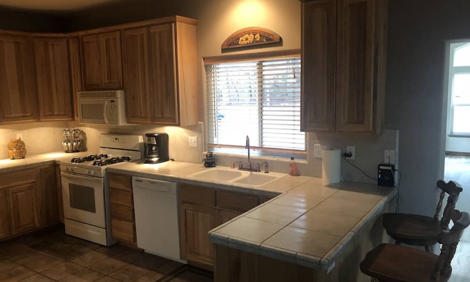 Susanville Haus | BEAUTIFUL LAKE VIEW IN LARGE 2600 sq ft CABIN IN LAKE ALMANOR COUNTRY CLUB