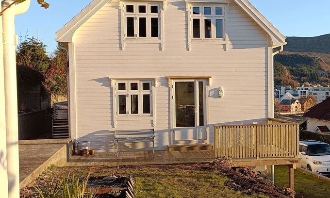 Ulstein Municipality Haus | Charming House in Ulsteinvik, Free Wifi and Parking