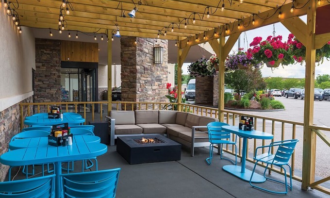 Casper Haus | Free Airport Shuttle! 3 Units in Great Location Near Downtown, Swimming Pool!