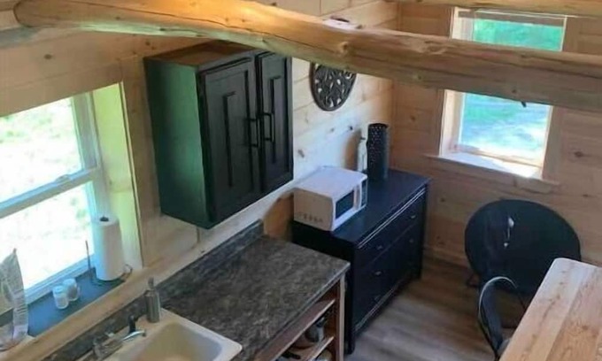 Palmyra Kabine | Simple cabin with ample parking