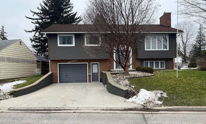Tillsonburg Wohnung | Generational Delight!!