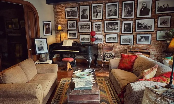 Leavenworth Wohnung | A Victorian Experience in an historical building.