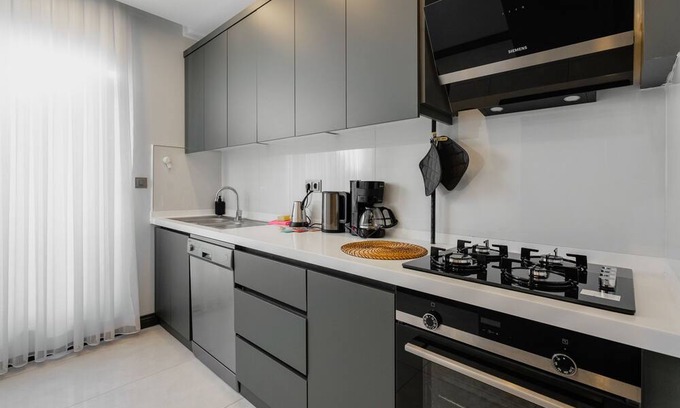 Lara Wohnung | Central Flat w Balcony 5 min to Lara Beach