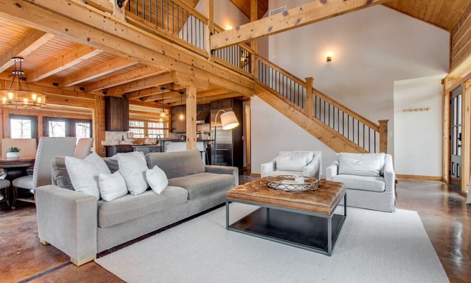 Fairview Kabine | Whispering Woods Lodge: 3BR*Pool Table*7 Acres*