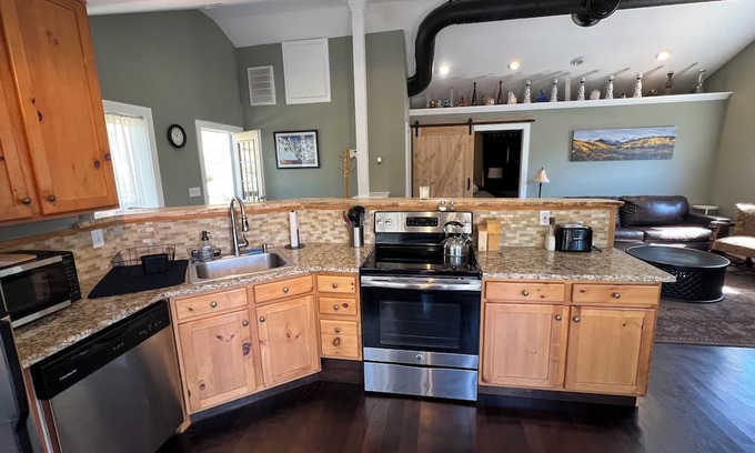 Idledale Haus | Creekside with a Crystal Garden on Beer Creek