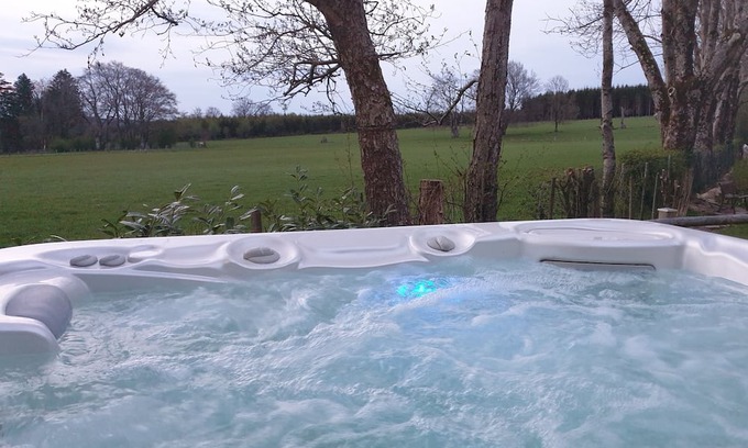 The Ardennes Hütte | Luxury holiday home in the midst of nature. Beautiful sights, jacuzzi, playroom