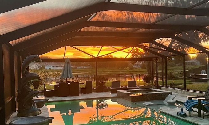 Boyette Springs Haus | Beautiful 40 ft Pool/Spa Home with Private Gym & Dedicated Office on Lake