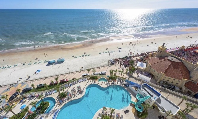 Smith's Memento Resort | Resort on the beach -Ocean walk Two bedroom- Two bath